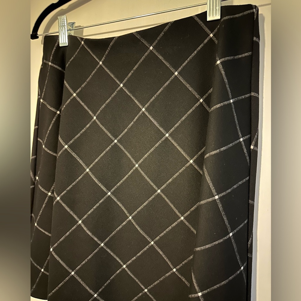 Women’s LOFT skirt, elastic waist. Size Small Petite. NWT. - Picture 2 of 4